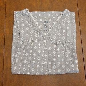 Croft & Barrow Women's 1X Nightgown V- Neck Gray and White Excellent Condition